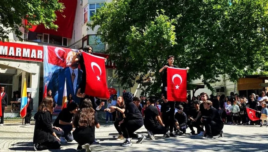 19 Mayıs Atatürk'ü Anma, Gençlik ve Spor Bayramı Coşku ile Kutlandı.